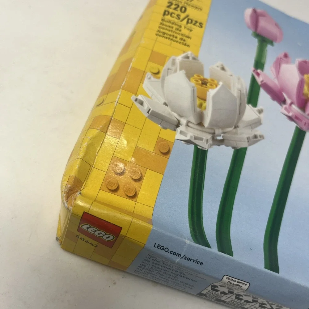 LEGO Lotus Flowers 40647 Building Set 220 Pieces Brand New